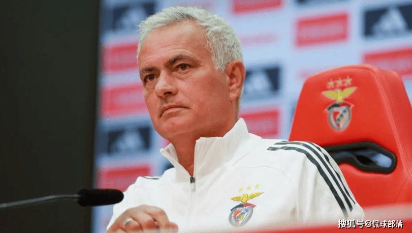 0-2！欧冠4冠王崩盘，5轮0分垫底，穆里尼奥终结6连败，重燃出线希望